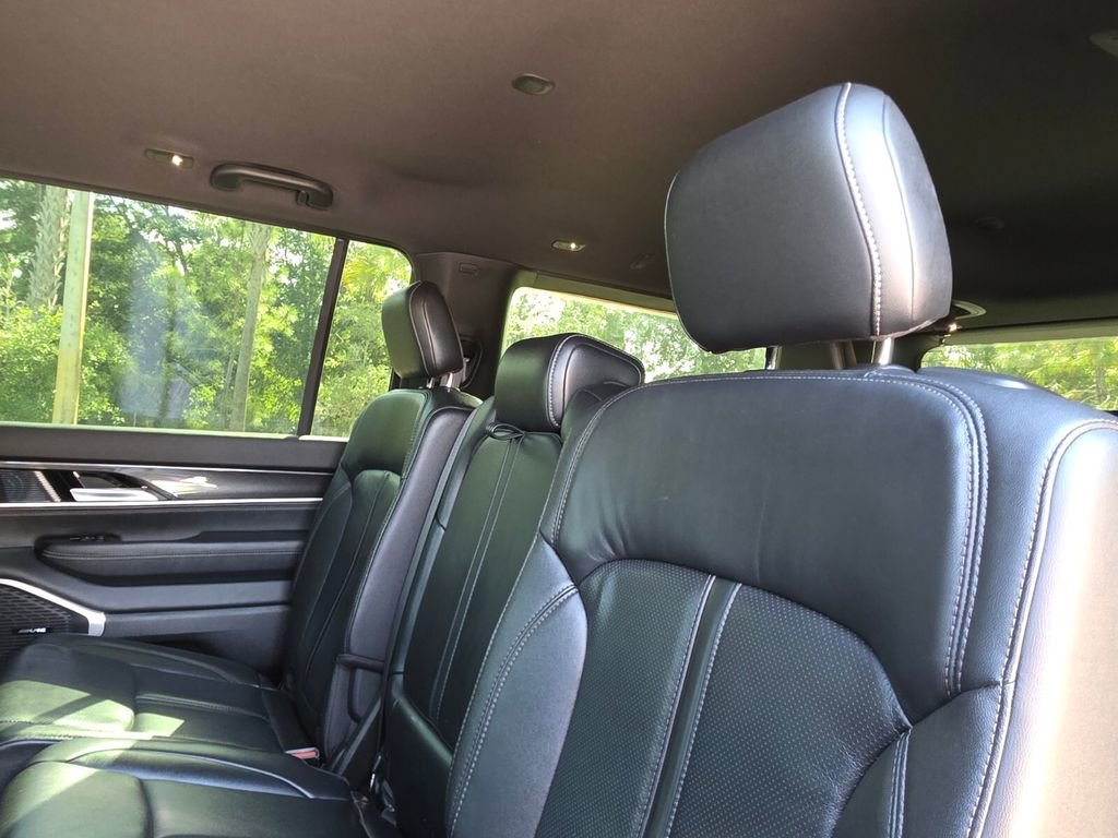 Used 2022 Jeep Wagoneer Series I AWD/4WD image 23