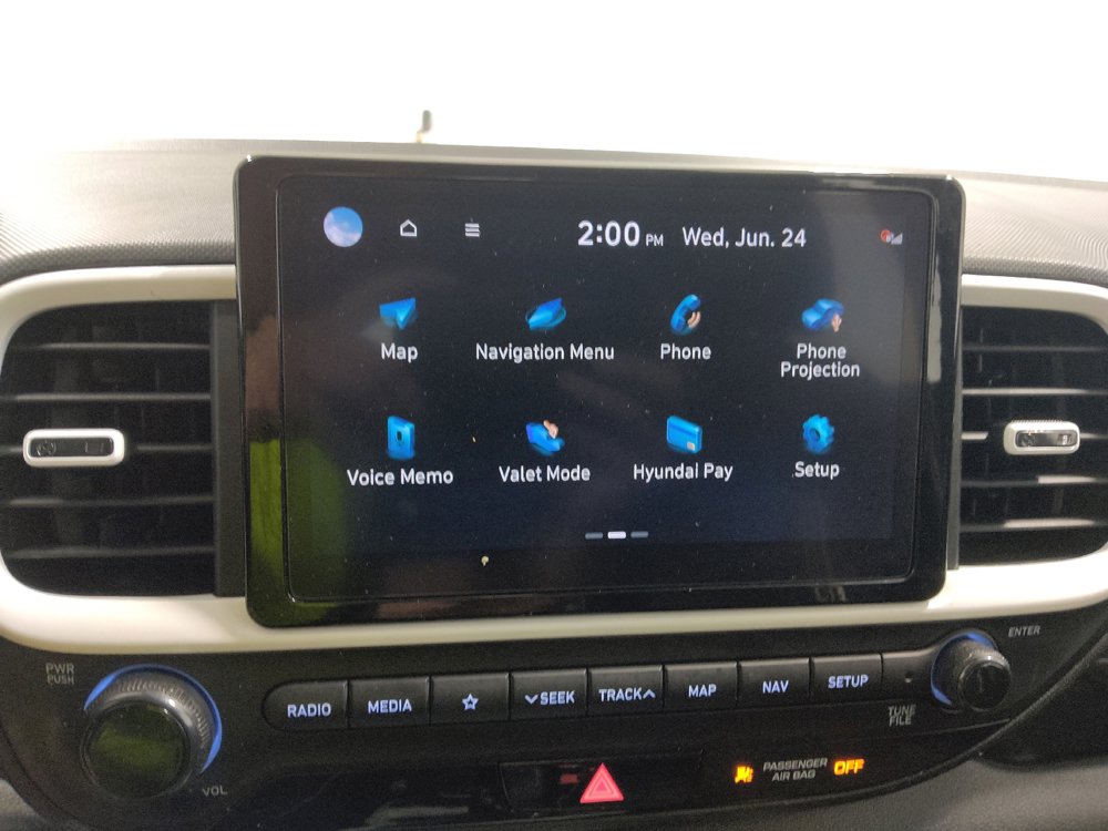 Used 2022 Hyundai Venue Limited FWD image 25