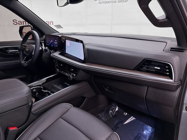 Used 2025 Chevrolet Suburban Premier w/ Sun And Tow Package AWD/4WD image 33