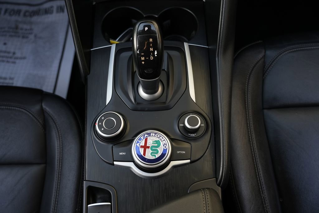 Used 2018 Alfa Romeo Giulia image 41