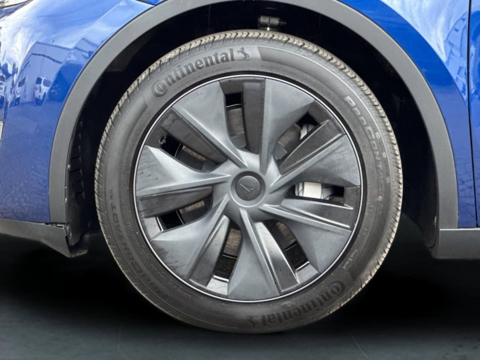 Used 2024 Tesla Model Y Long Range image 25