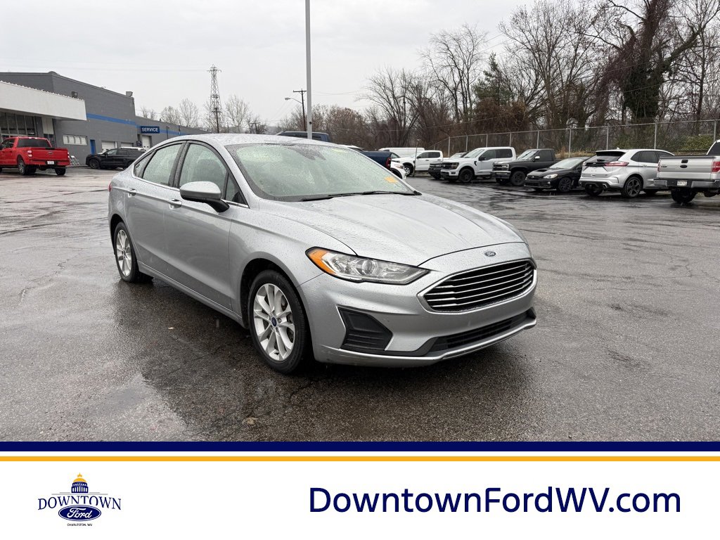 Used 2020 Ford Fusion SE image 1