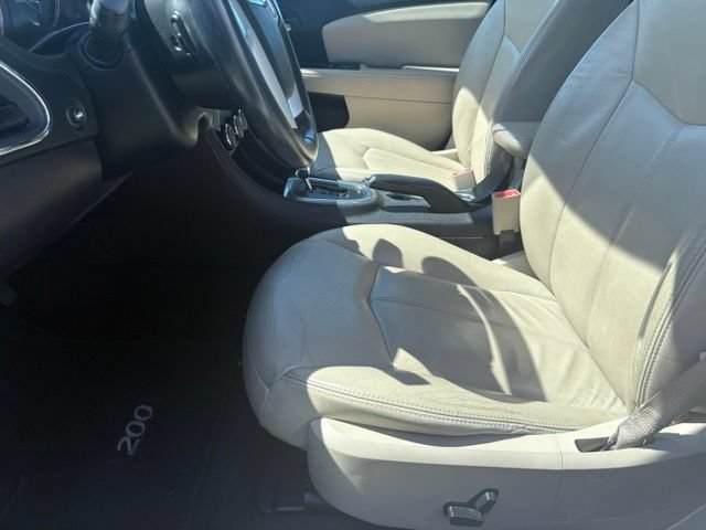 Used 2014 Chrysler 200 Limited w/ Sun/Sound Group FWD image 10
