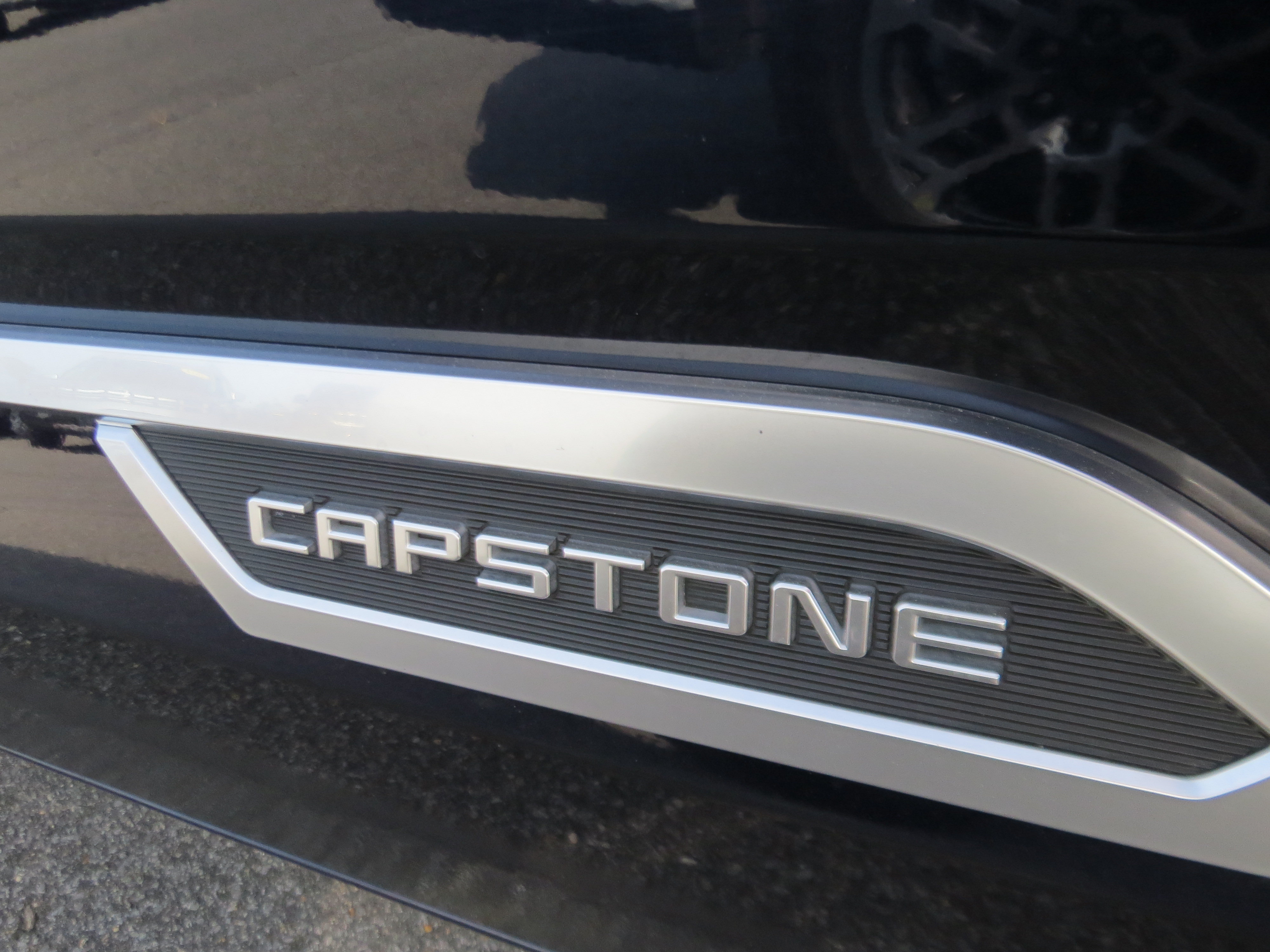Used 2025 Toyota Sequoia Capstone AWD/4WD image 8