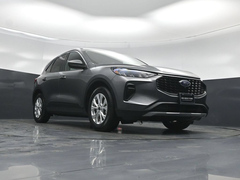 Used 2023 Ford Escape Active w/ Tech Pack #2 FWD image 45