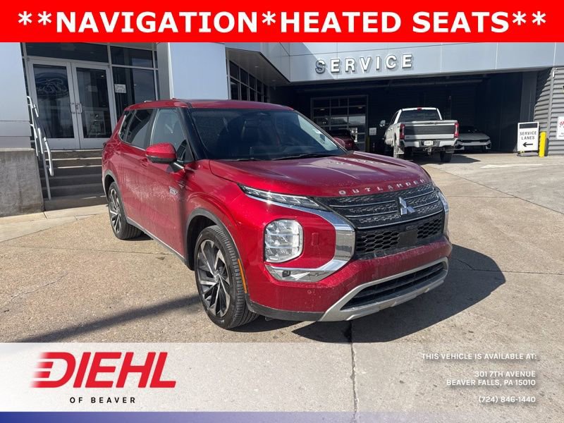 Used 2023 Mitsubishi Outlander SE image 1