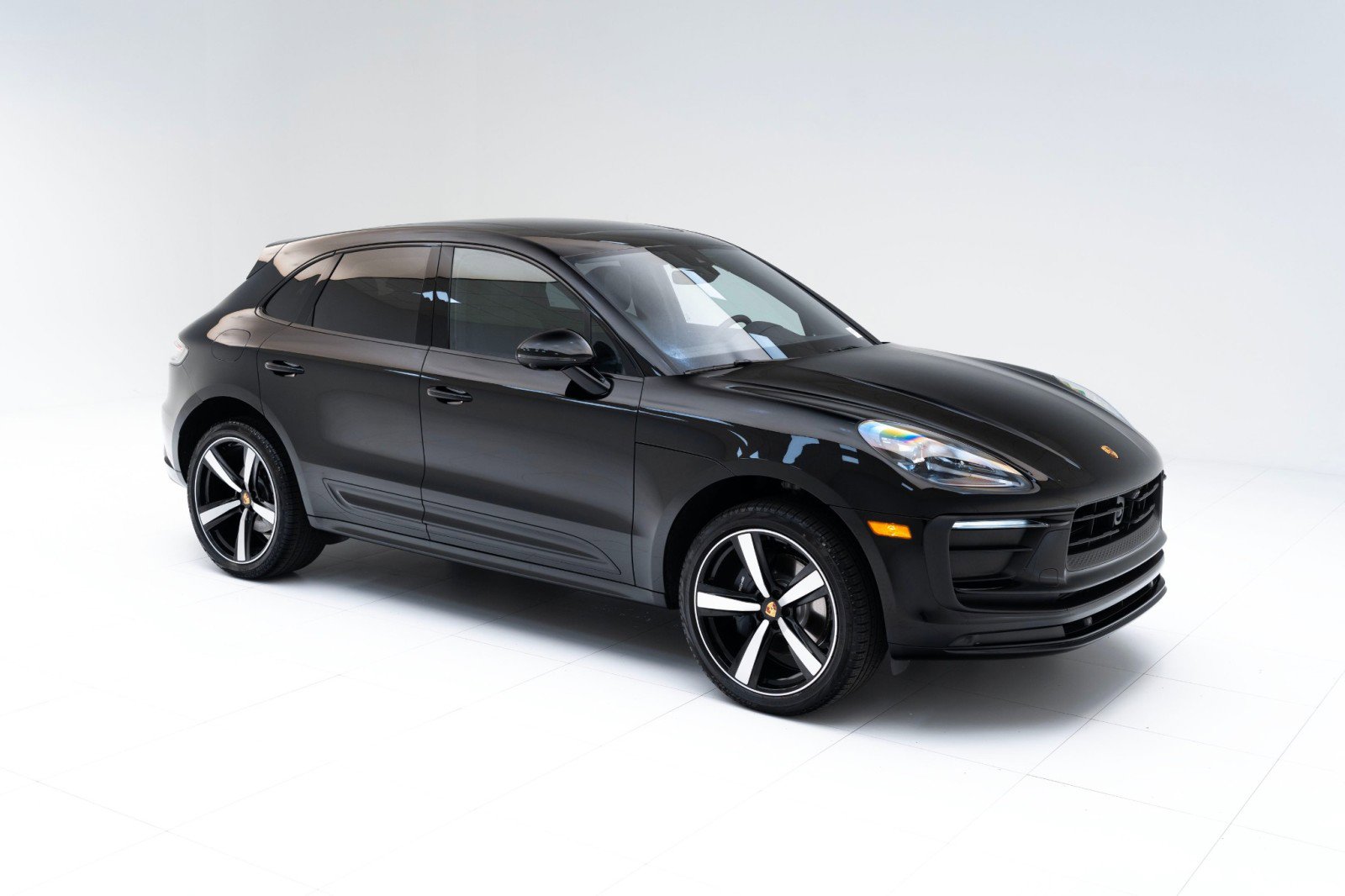 New 2025 Porsche Macan image 7