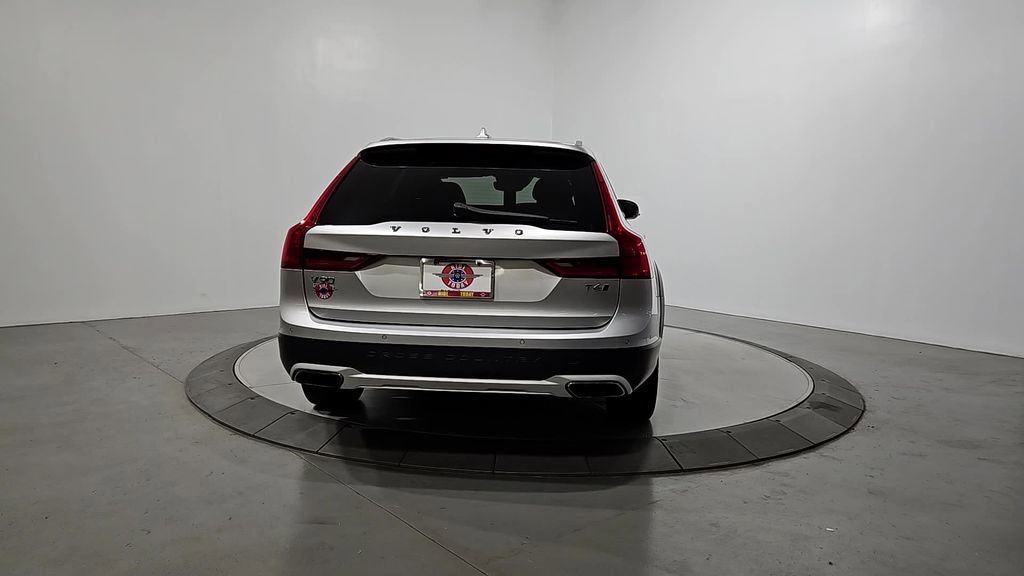 Used 2017 Volvo V90 T6 Cross Country AWD/4WD image 4