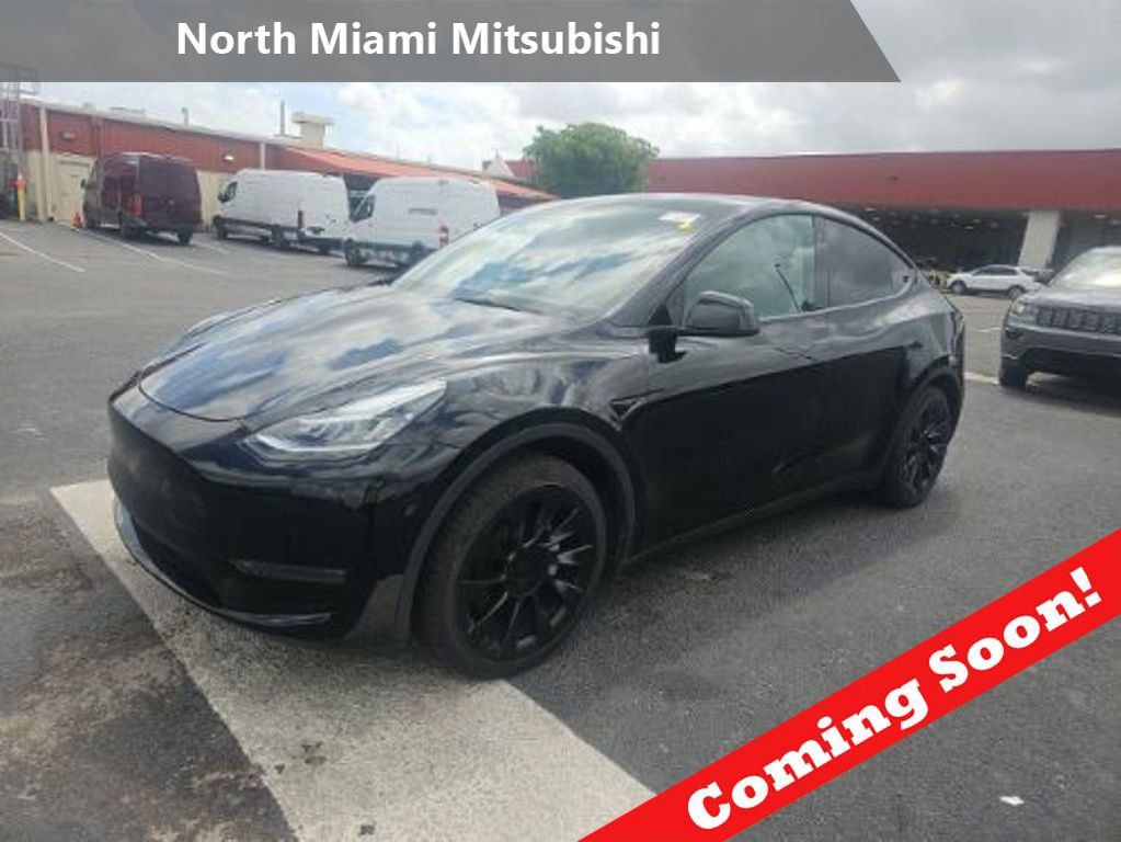Used 2022 Tesla Model Y Long Range image 1