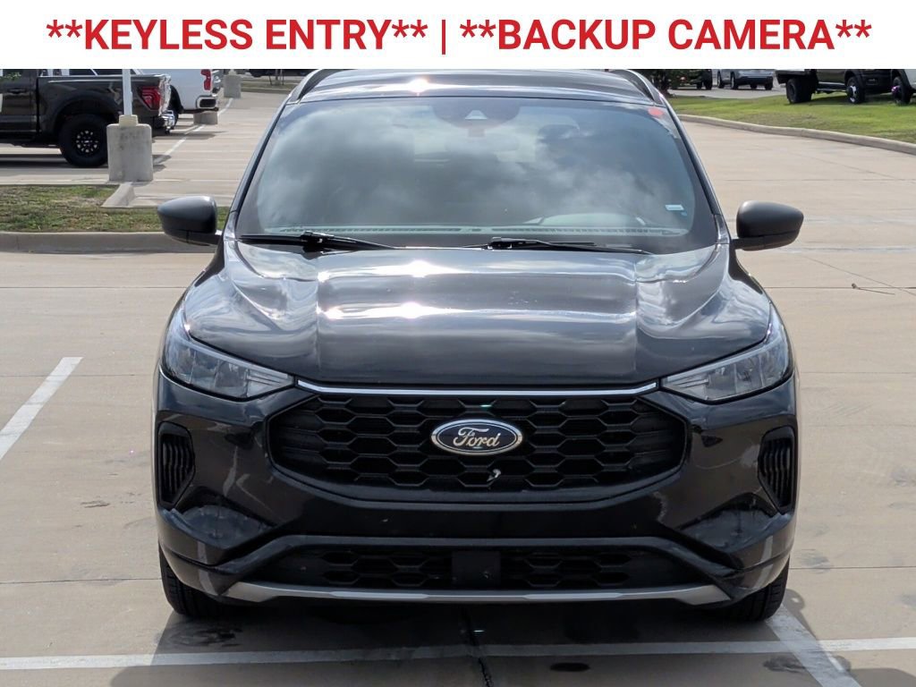 Used 2023 Ford Escape ST-Line image 2