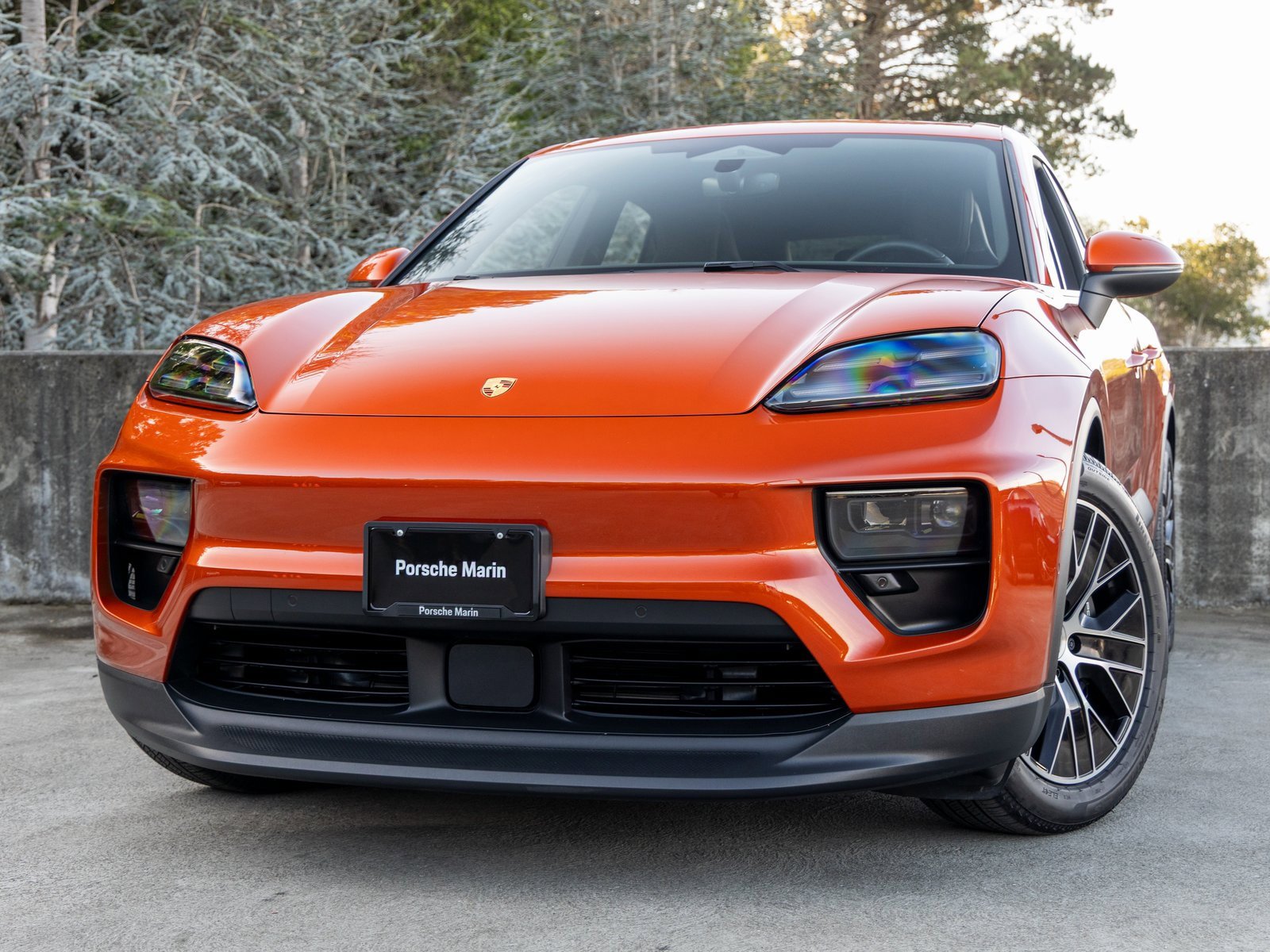 Certified 2025 Porsche Macan Electric image 7