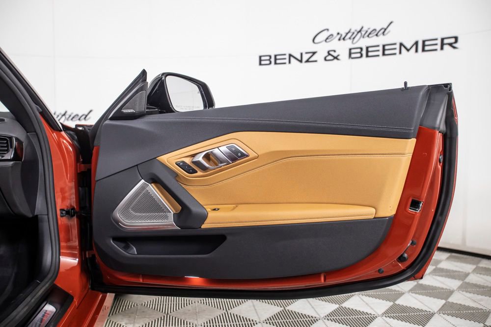 Used 2025 BMW Z4 M40i w/ Premium Package image 19