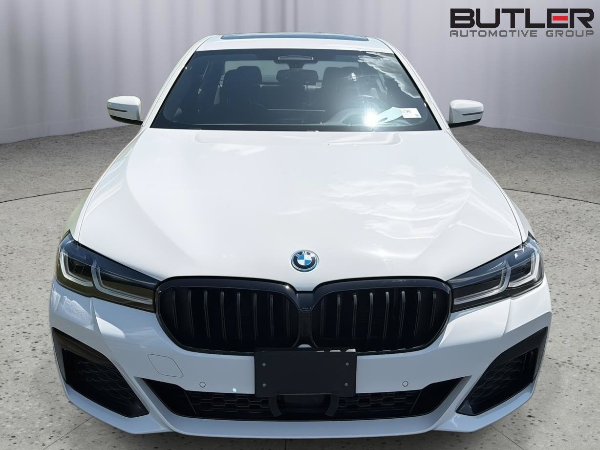 Used 2023 BMW 530e xDrive w/ Premium Package AWD/4WD image 9