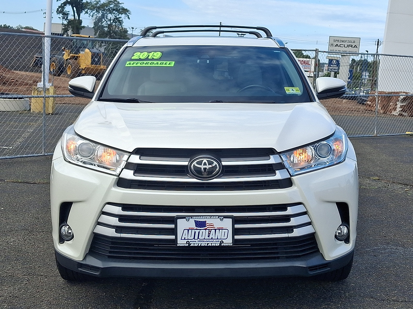 Used 2019 Toyota Highlander XLE AWD/4WD image 2