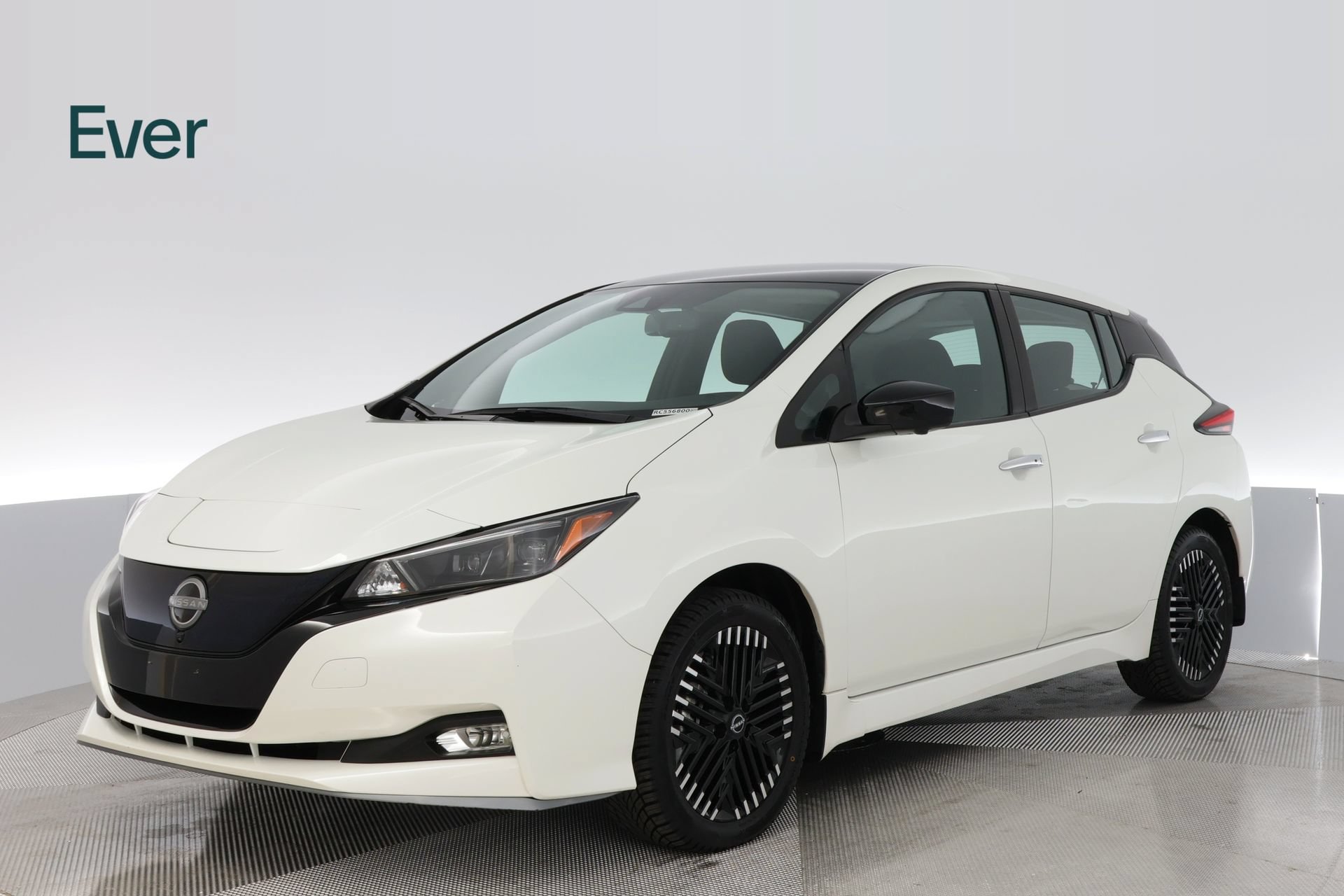 Used 2024 Nissan Leaf SV Plus FWD image 2
