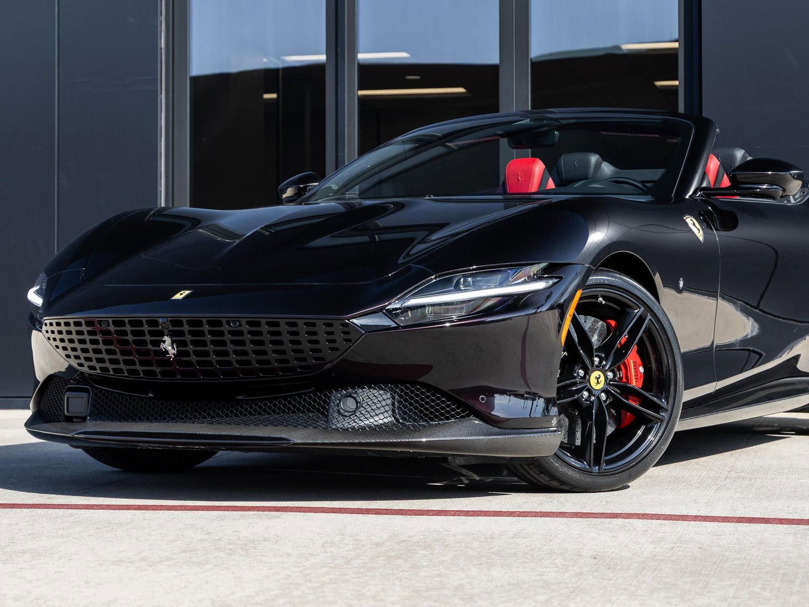 Used 2024 Ferrari Roma Spider image 3