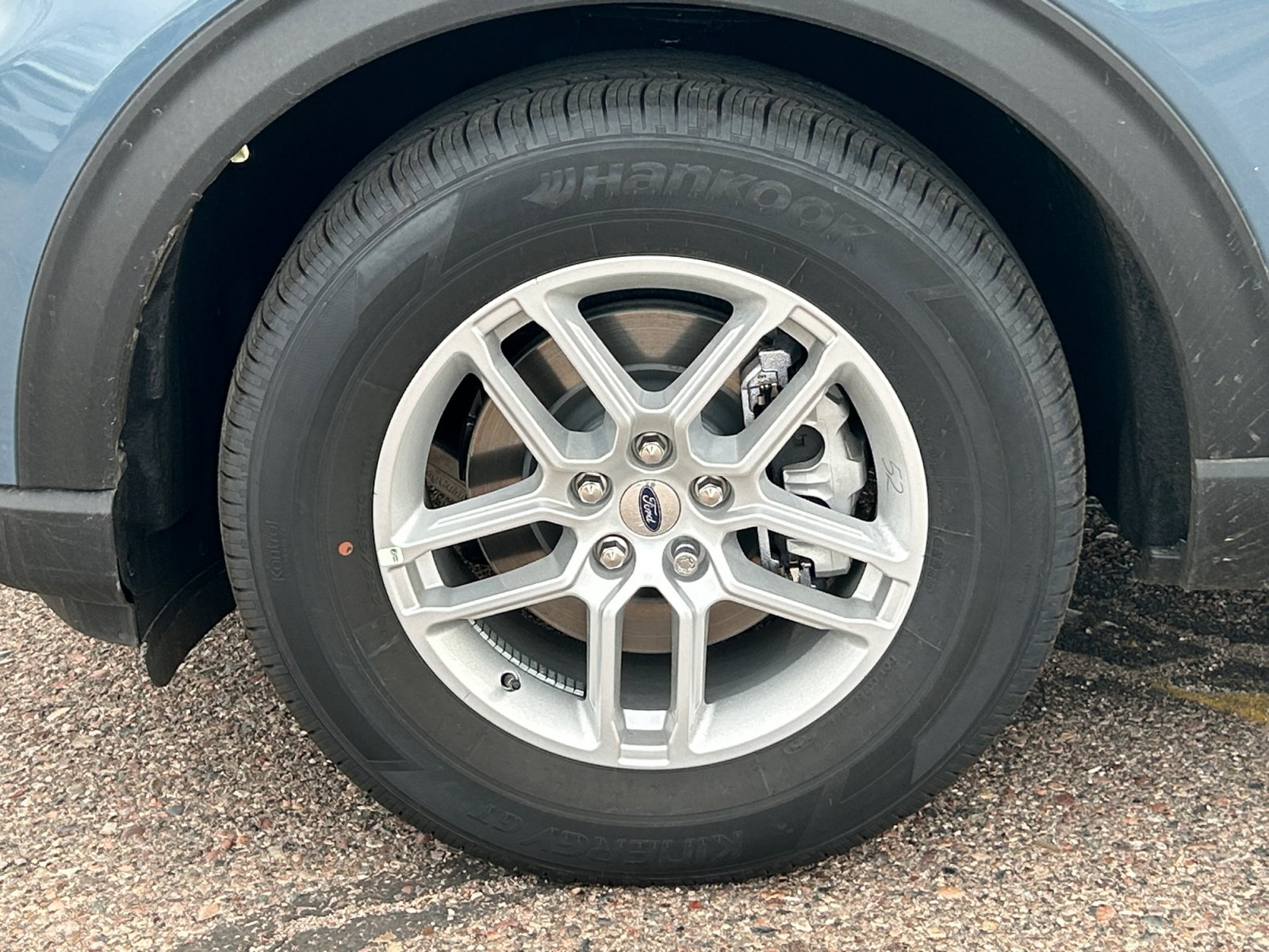 New 2026 Ford Explorer Active RWD image 26
