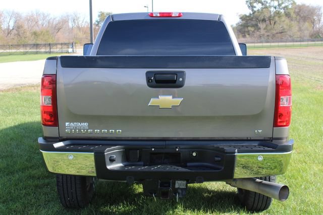 Used 2011 Chevrolet Silverado 2500 LT w/ Interior Plus Package AWD/4WD image 4