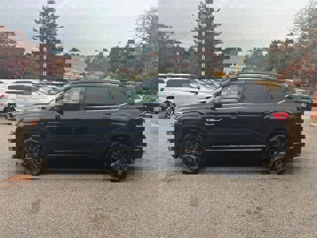 Used 2021 Volkswagen Atlas SE image 2