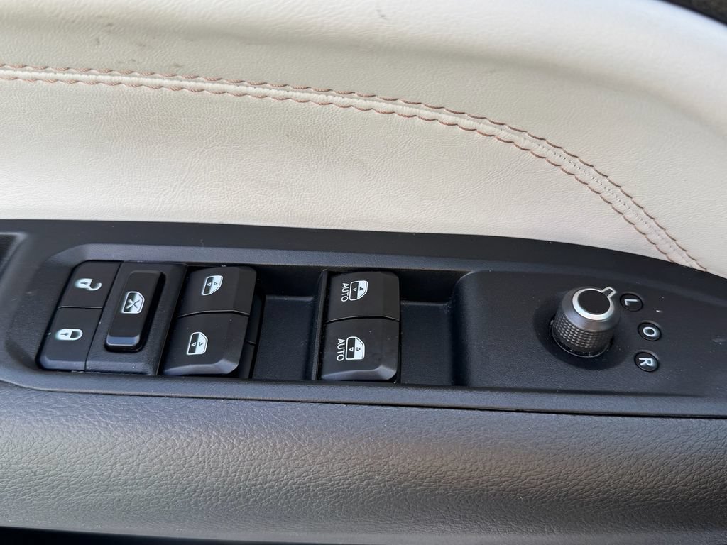 Used 2025 Jeep Compass Limited AWD/4WD image 23