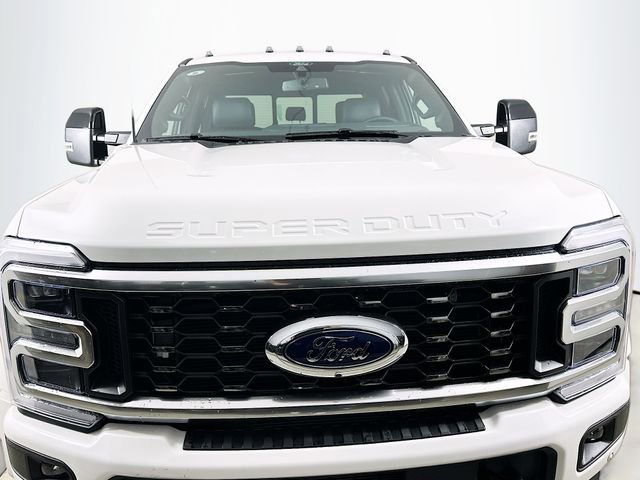 New 2026 Ford F450 Platinum w/ FX4 Off-Road Package image 2