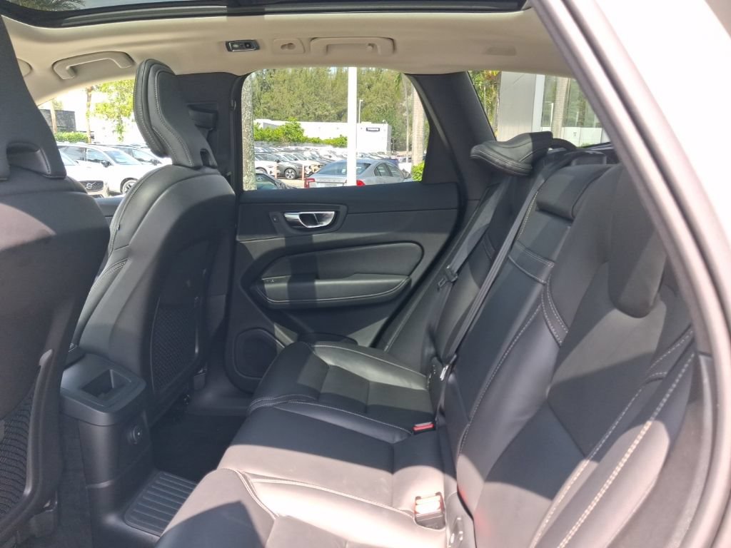 Used 2021 Volvo XC60 T8 Inscription w/ Advanced Package AWD/4WD image 8