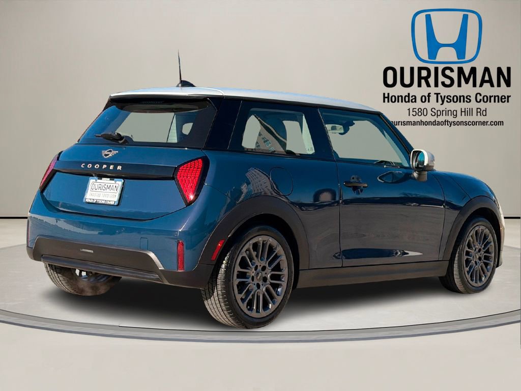 Used 2025 MINI Cooper 2-Door Hardtop image 3
