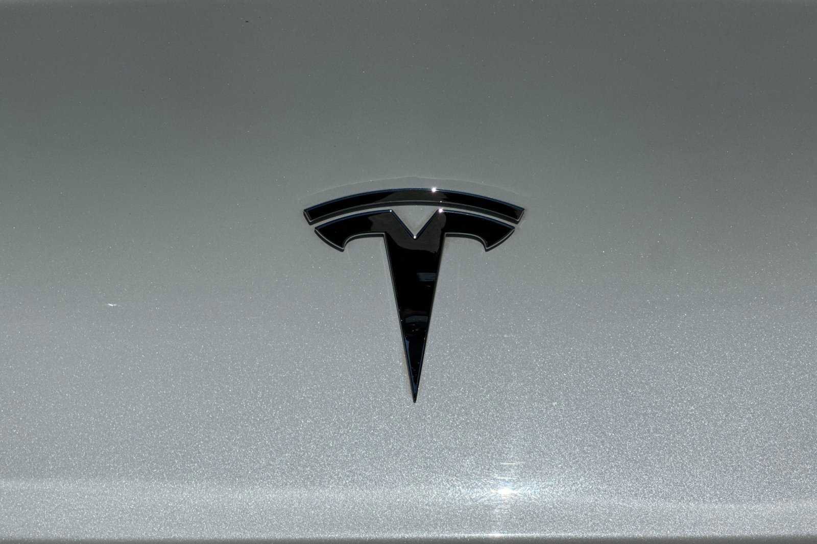 Used 2021 Tesla Model Y Long Range image 34