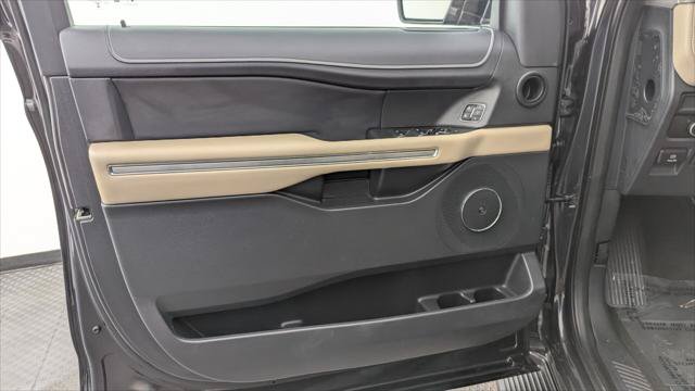 Used 2024 Ford Expedition Limited RWD image 13