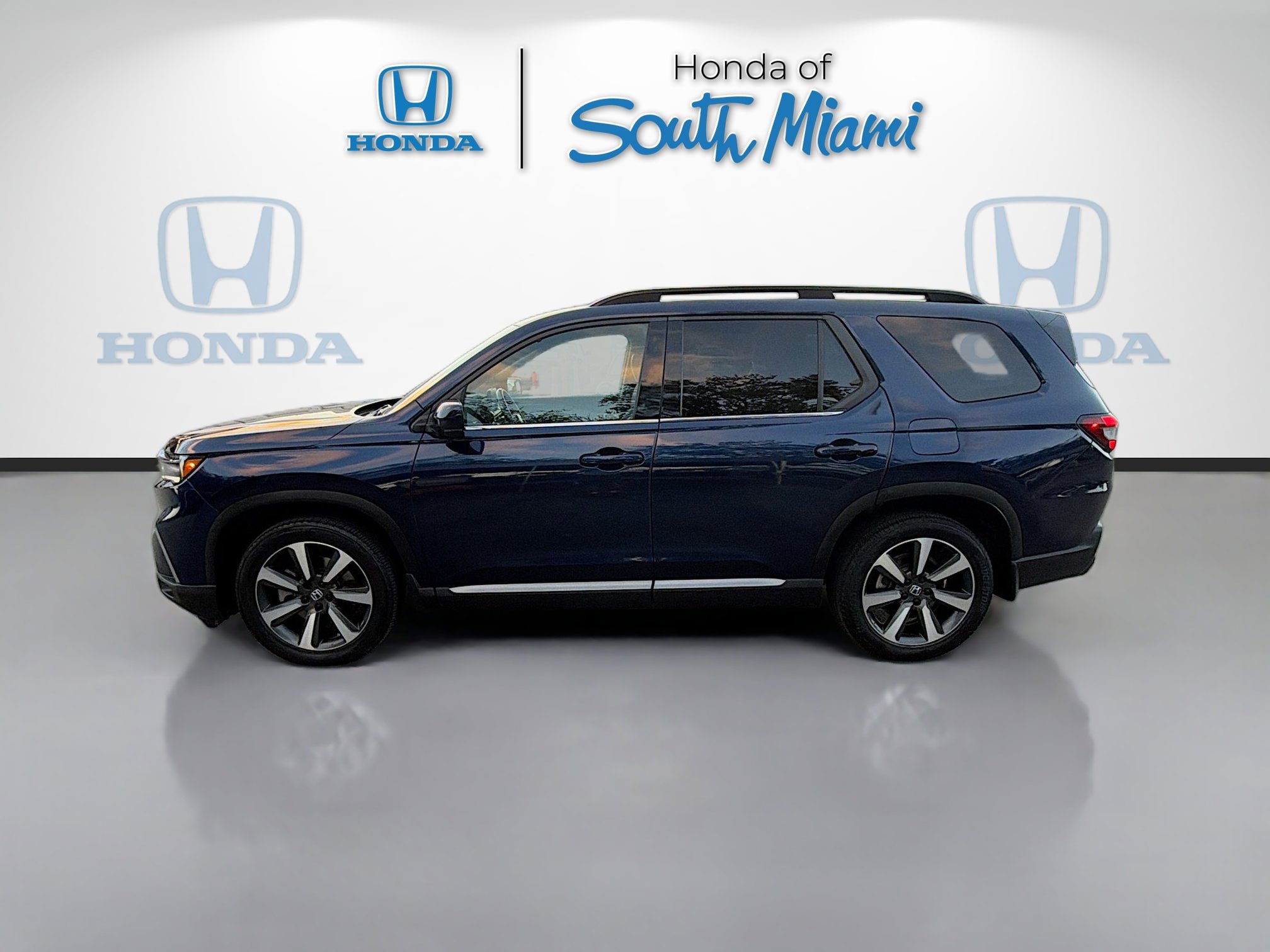 Certified 2023 Honda Pilot Elite image 4