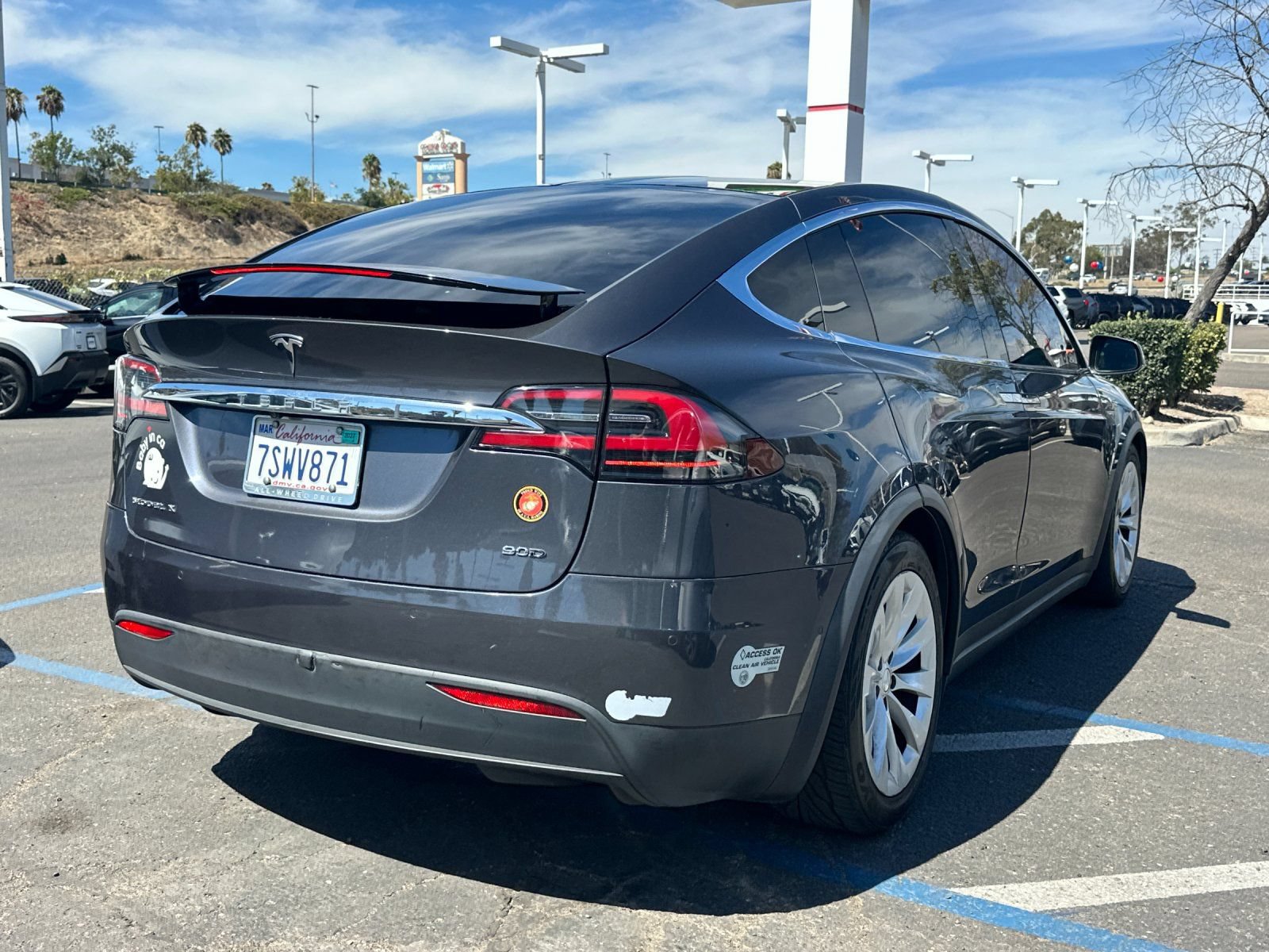 Used 2016 Tesla Model X 90D AWD/4WD image 3