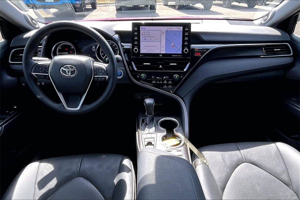 Used 2022 Toyota Camry XLE w/ Navigation Upgrade Package image 12