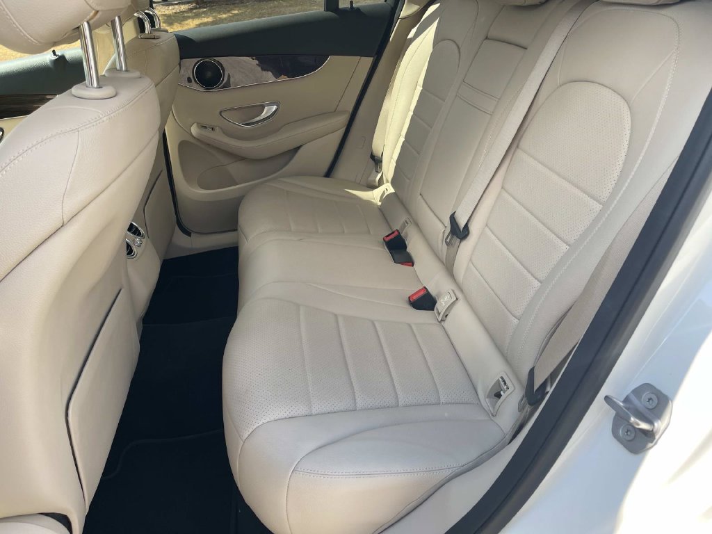 Used 2020 Mercedes-Benz GLC 300 image 18