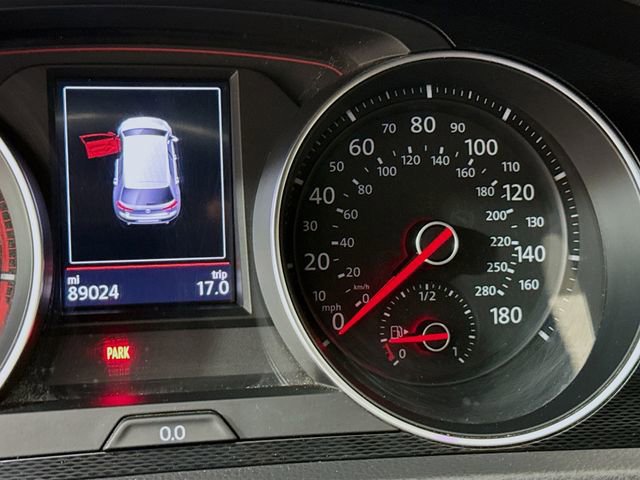 Used 2017 Volkswagen GTI SE image 12