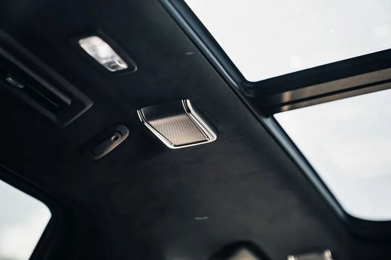 Used 2025 Cadillac Escalade ESV V AWD/4WD image 19