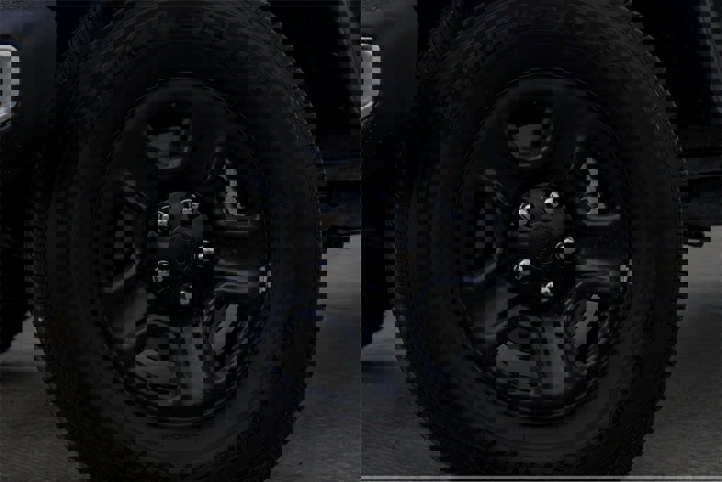 Used 2024 Jeep Gladiator Sport image 2