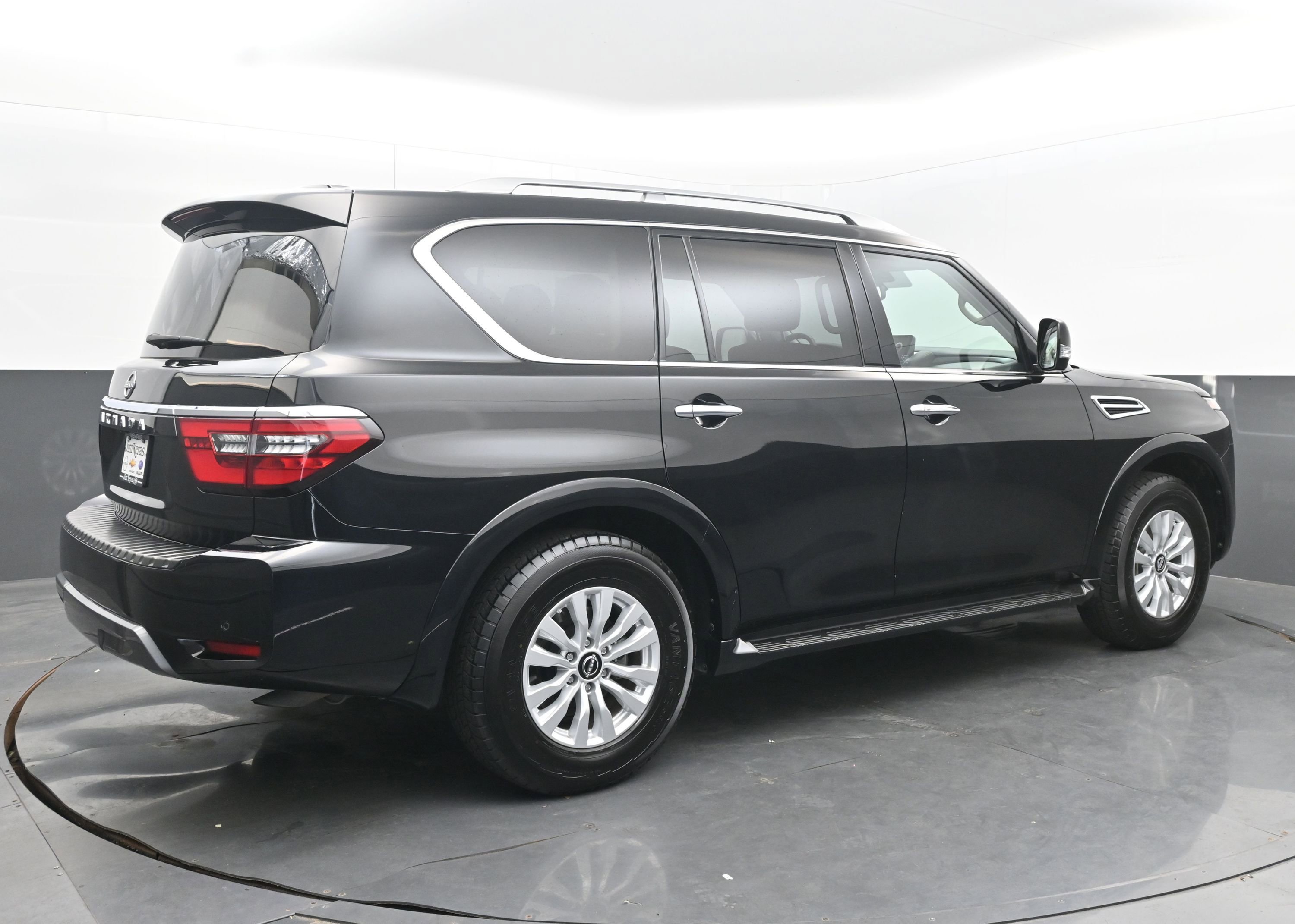 Used 2024 Nissan Armada SV image 7