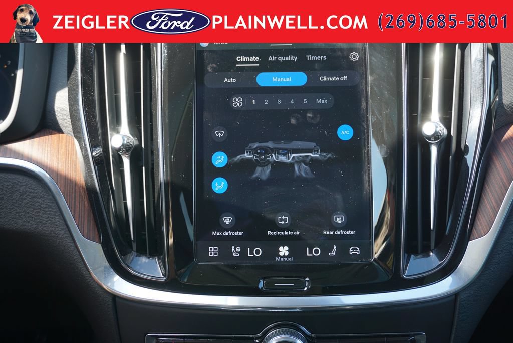 Used 2024 Volvo V60 B5 Cross Country Plus AWD/4WD image 22