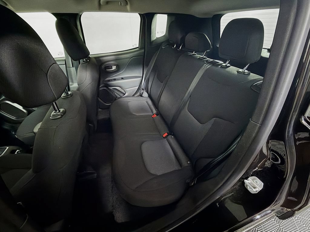 Used 2023 Jeep Renegade Latitude AWD/4WD image 24