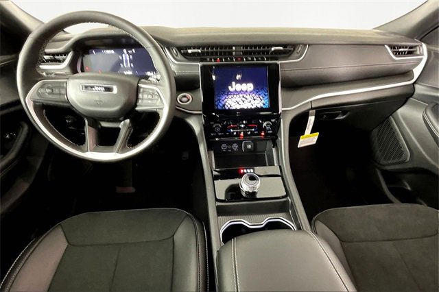 New 2025 Jeep Grand Cherokee Altitude image 6