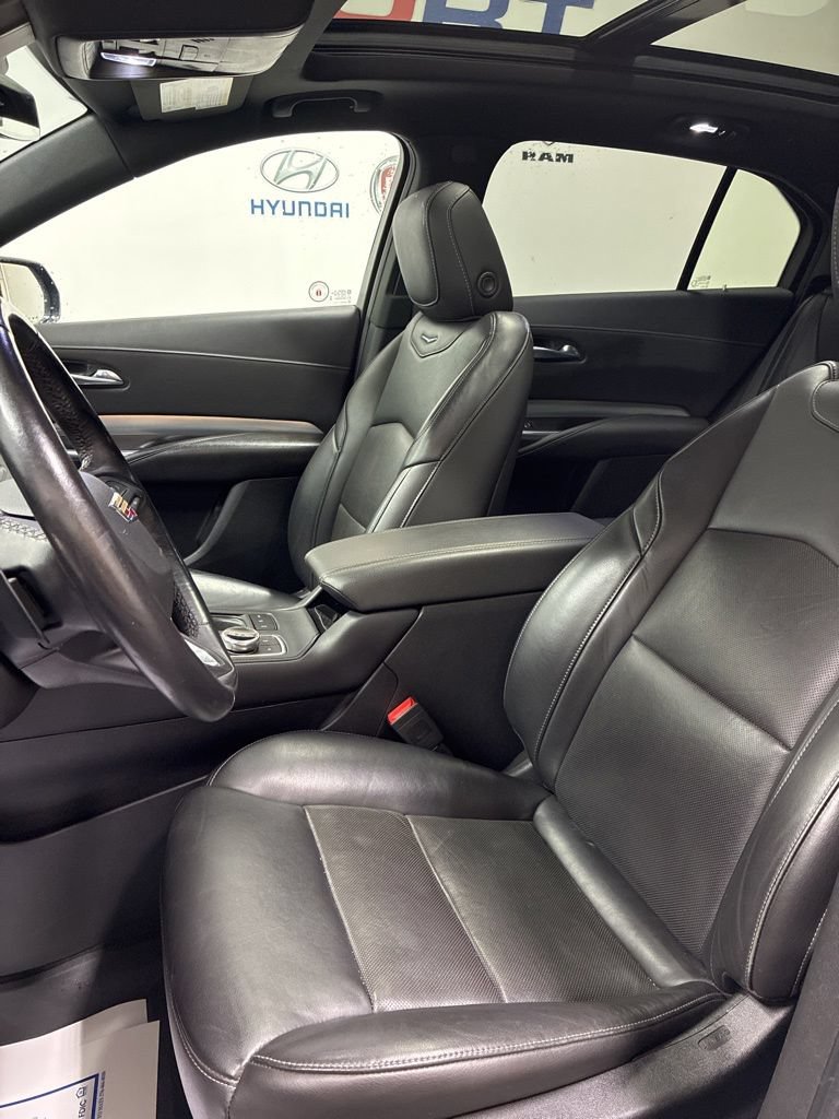 Used 2019 Cadillac XT4 Premium Luxury AWD/4WD image 10