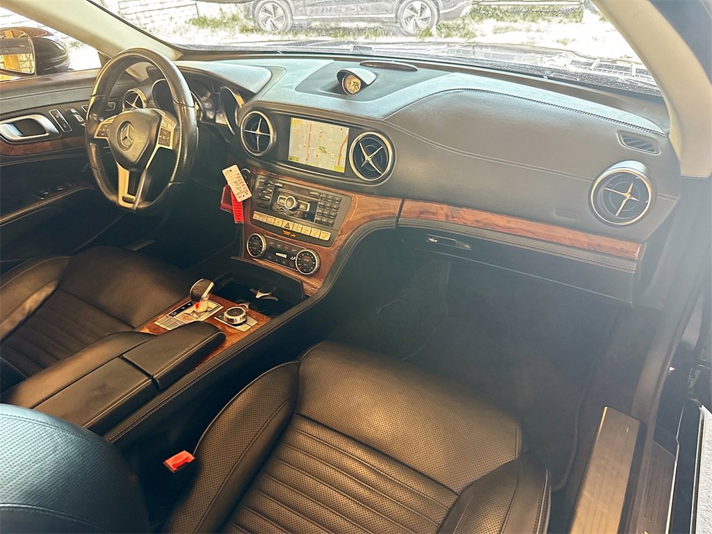 Used 2013 Mercedes-Benz SL 550 w/ Premium Pkg image 29