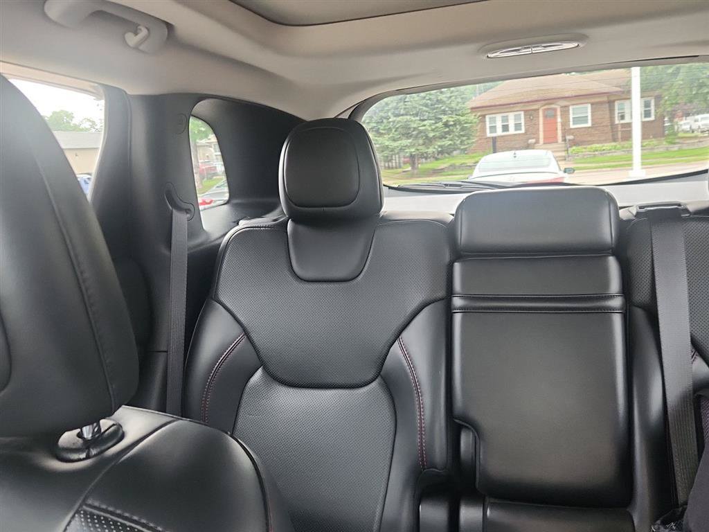 Used 2017 Jeep Cherokee Trailhawk AWD/4WD image 26