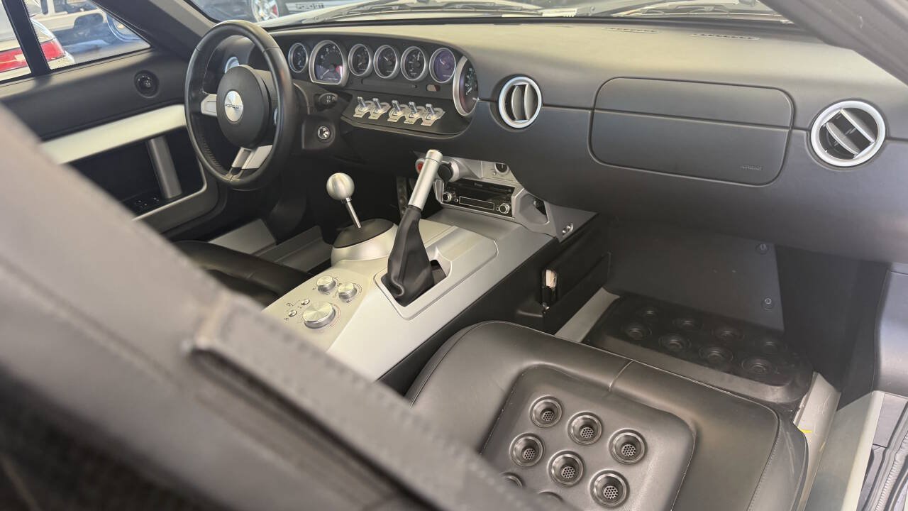 Used 2006 Ford GT RWD image 43