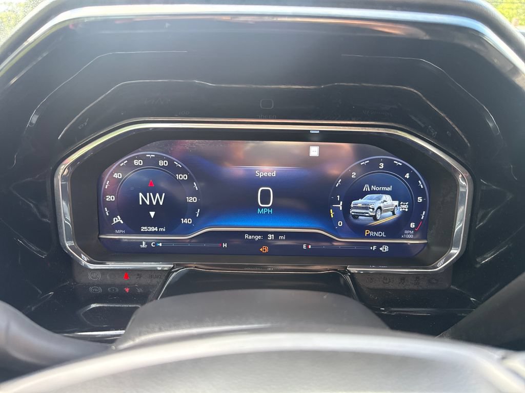 Used 2023 Chevrolet Silverado 1500 LT AWD/4WD image 9