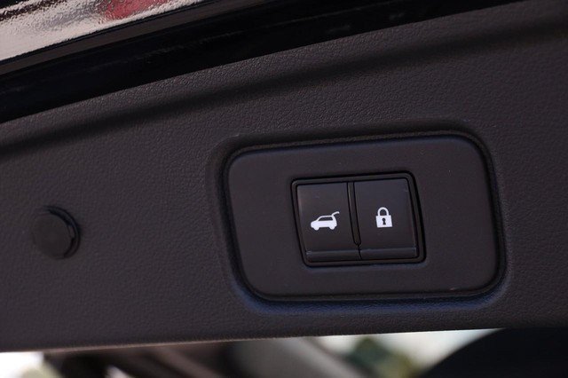 Used 2023 Nissan Pathfinder Platinum AWD/4WD image 8