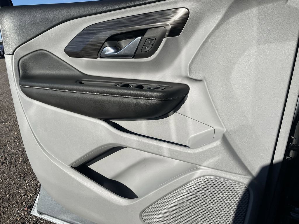 Used 2023 GMC Terrain SLE image 21