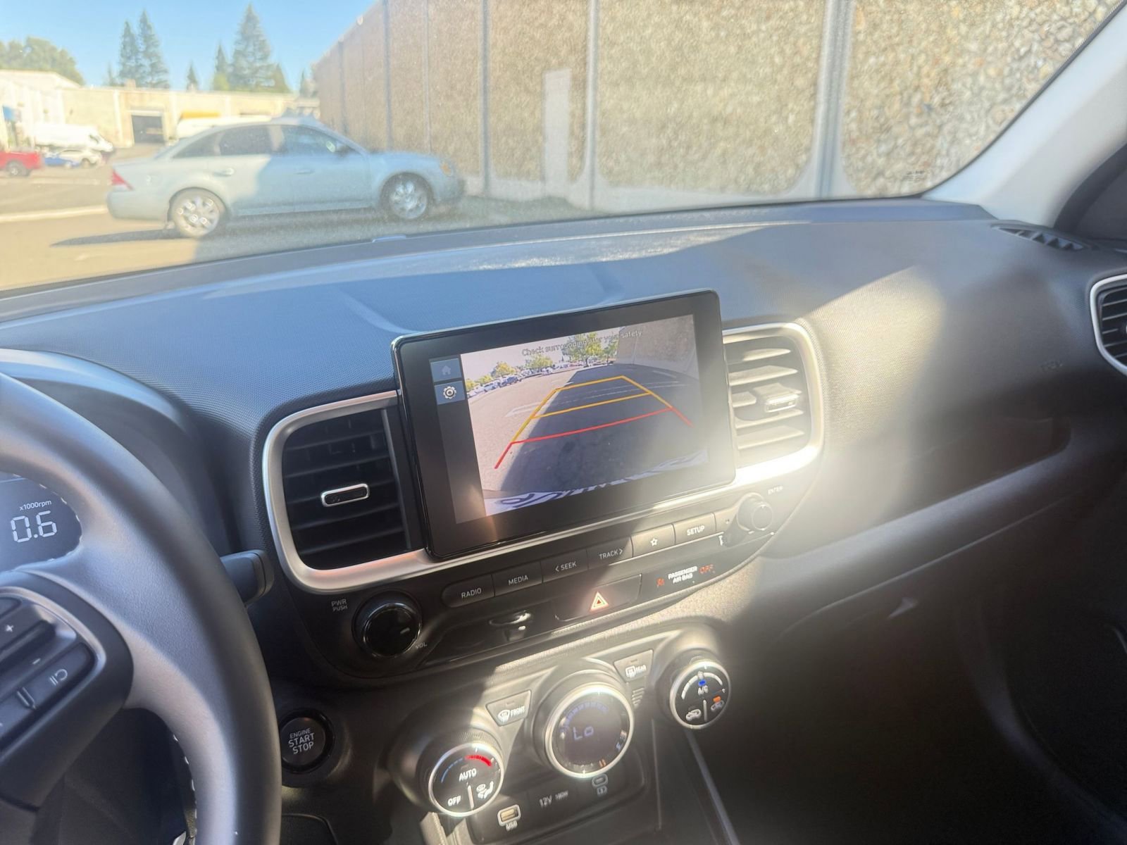Used 2025 Hyundai Venue SEL image 24