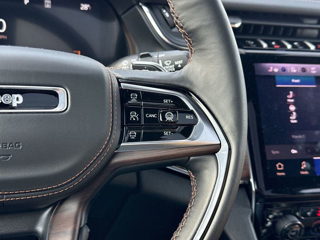 New 2025 Jeep Grand Cherokee L Summit w/ Obsidian Package image 22