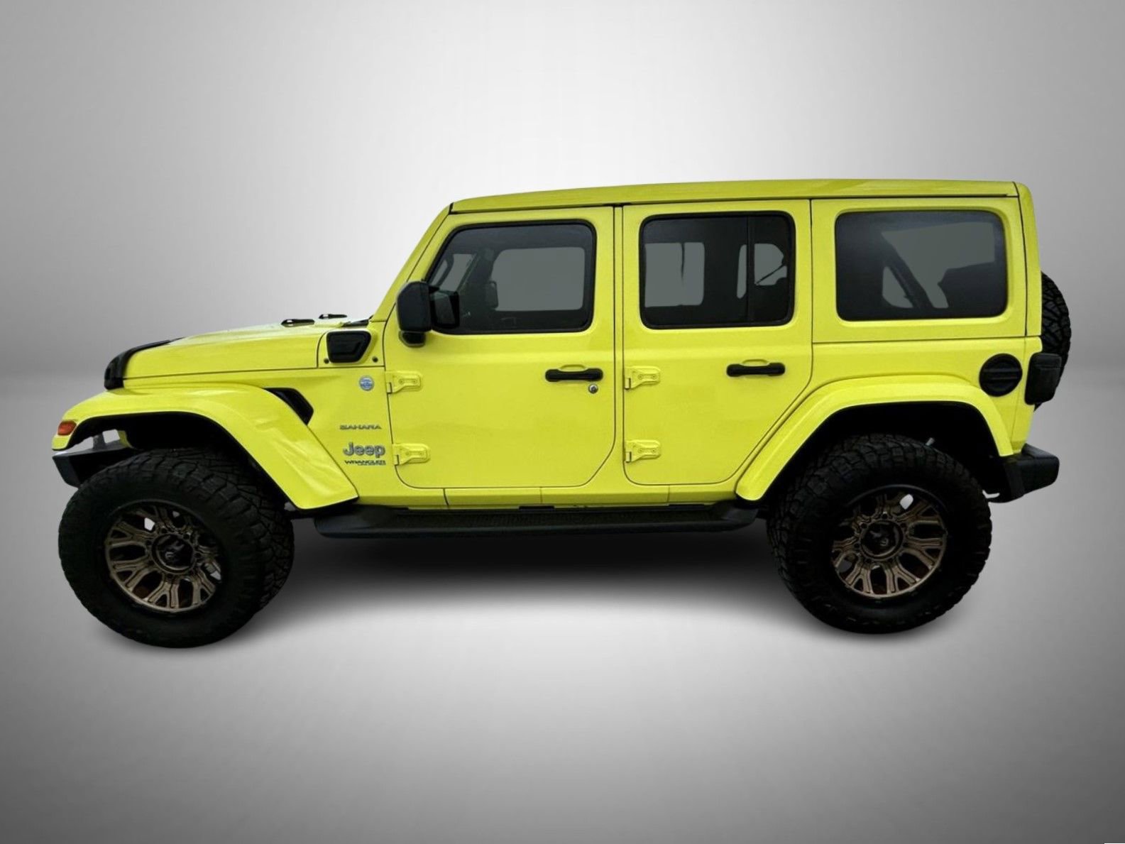Used 2022 Jeep Wrangler Unlimited Sahara w/ Cold Weather Group image 8